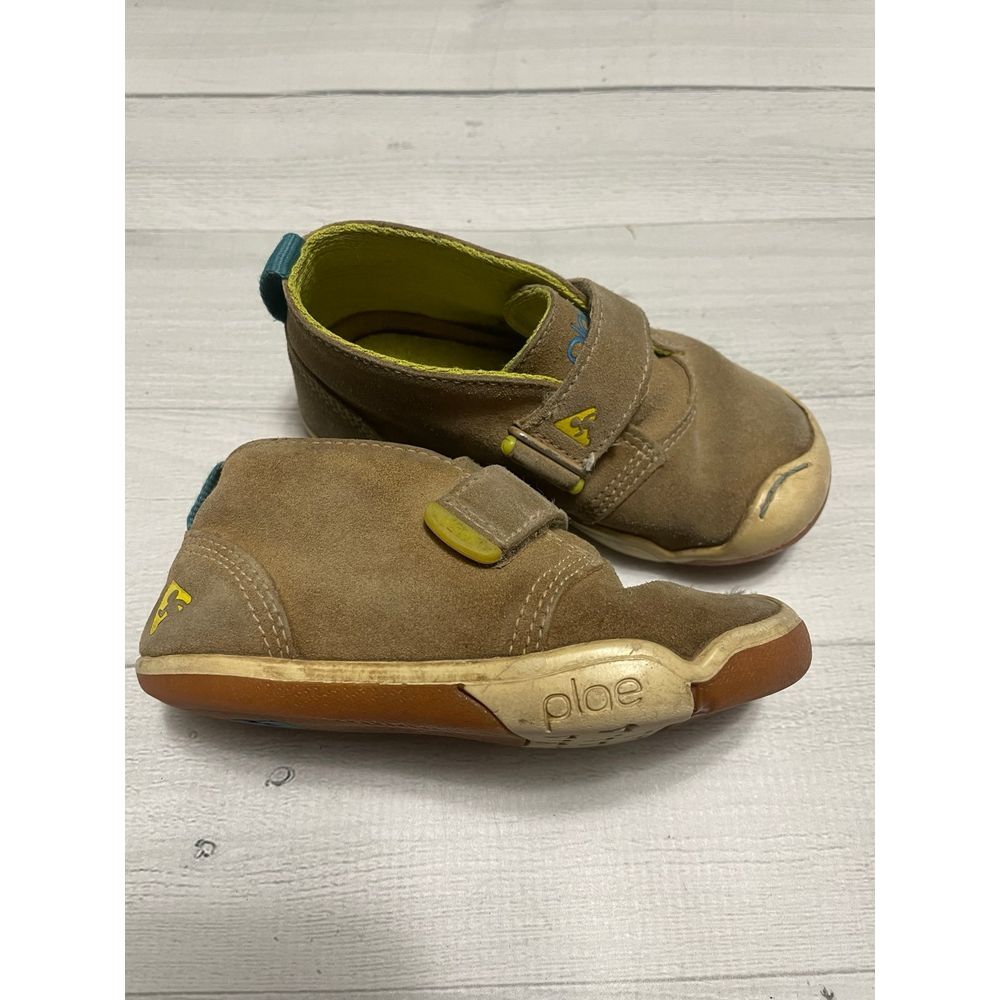 PLAE Lou Suede tan shoes kids size 7.5‎